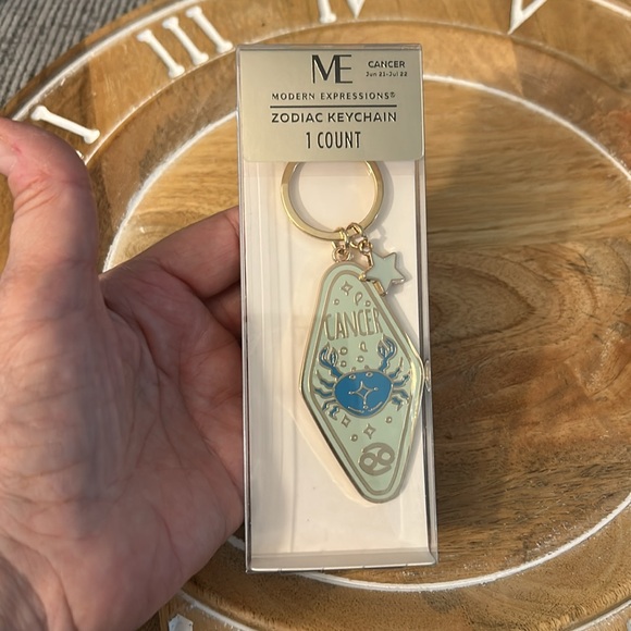 Cancer crab Zodiac Keychain with Blue and Goldtone Accents and Star charm - Picture 3 of 7